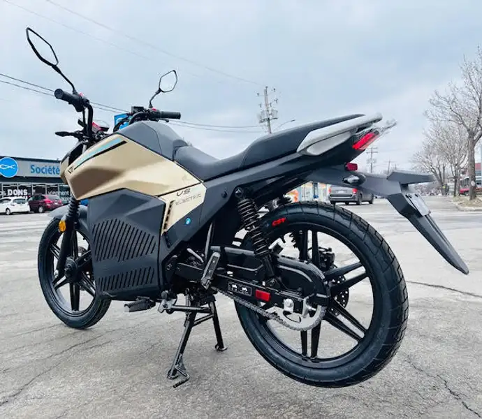 2026 Super Soco VS4, dovoz Kanada — foto 7 z 12