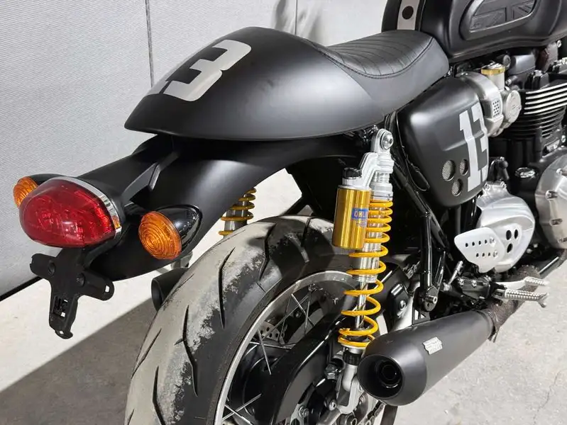 2018 Triumph Unspecified, černá, 1 926 km, dovoz Kanada — foto 7 z 12