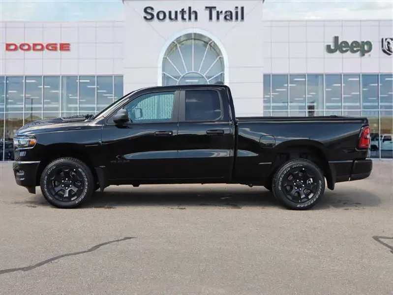 2026 RAM 1500 Express, černá, 16 km, dovoz Kanada — foto 3 z 12