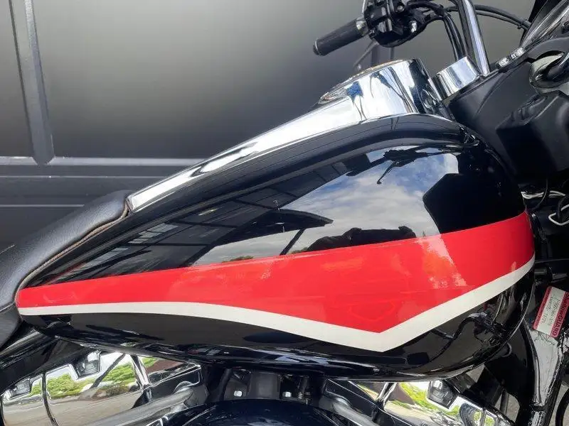 2005 Harley-Davidson Unspecified, bílá, 64 233 km, dovoz Kanada — foto 5 z 12
