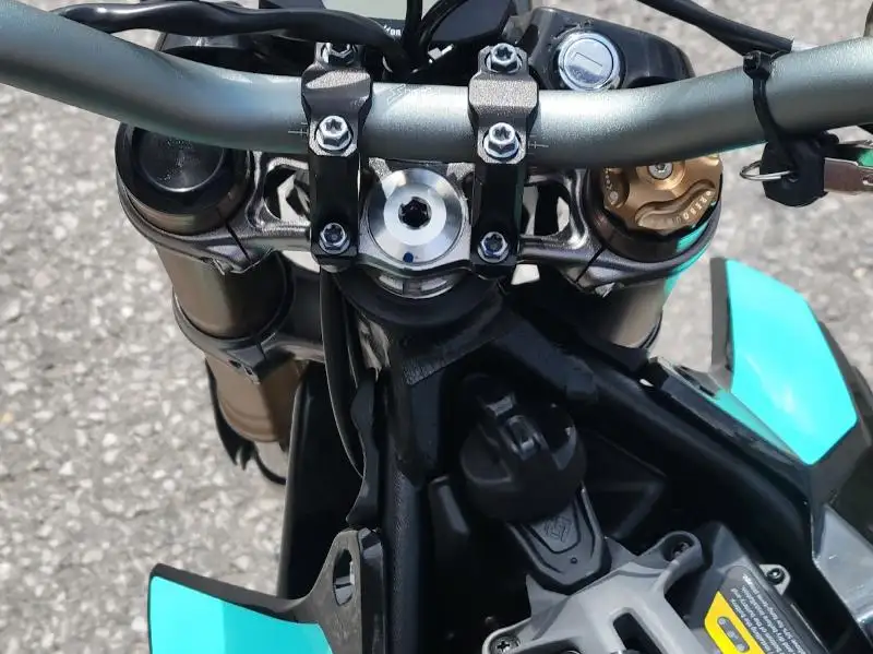 2026 Surron Hyper Bee HYPERBEEB, 0 km, dovoz Kanada — foto 11 z 12