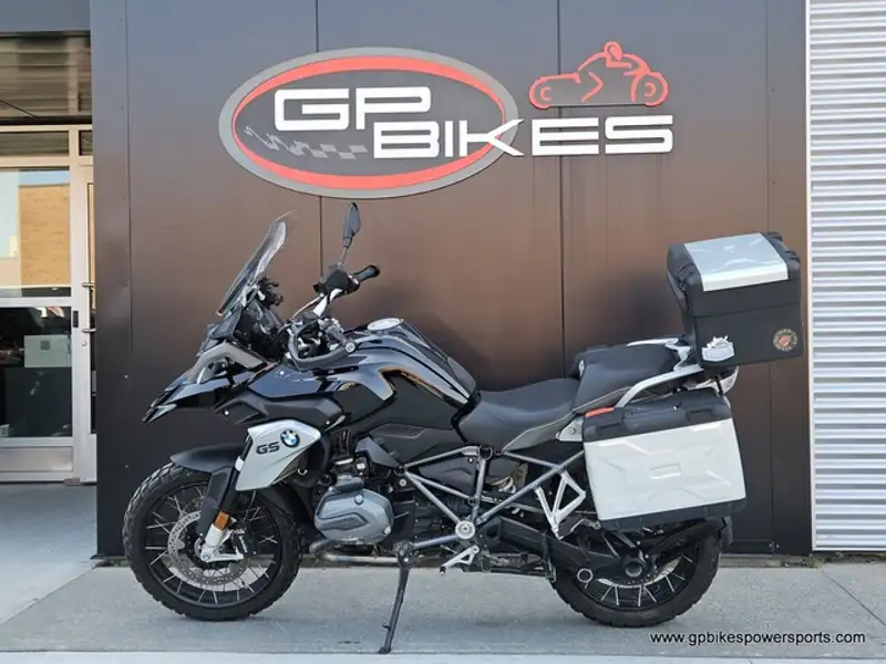 2016 BMW Unspecified, černá, 48 525 km, dovoz Kanada — foto 11 z 12