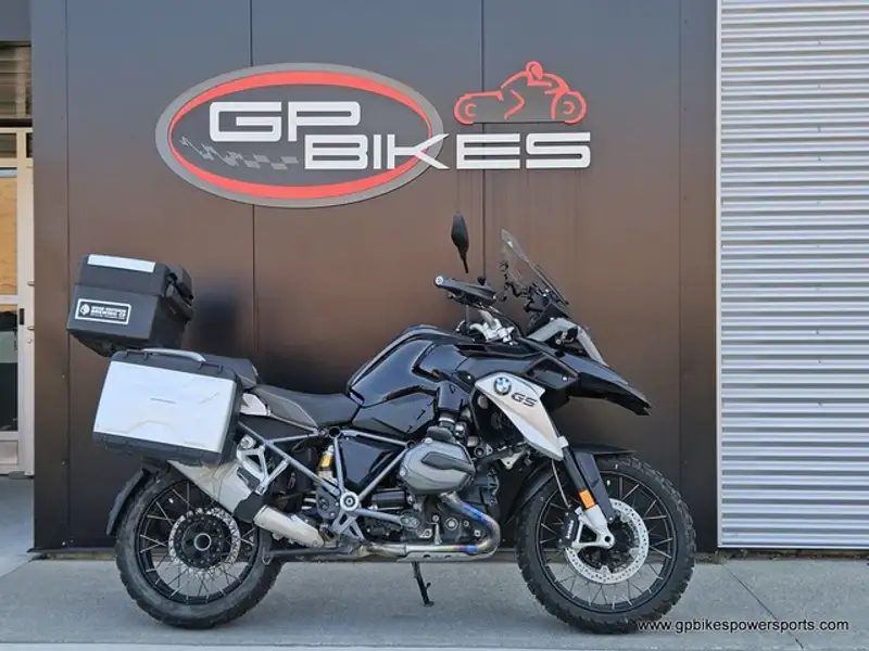 2016 BMW Unspecified, černá, 48 525 km, dovoz Kanada — foto 2 z 12