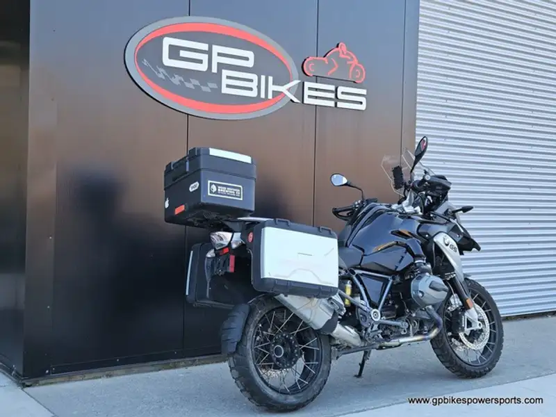 2016 BMW Unspecified, černá, 48 525 km, dovoz Kanada — foto 3 z 12