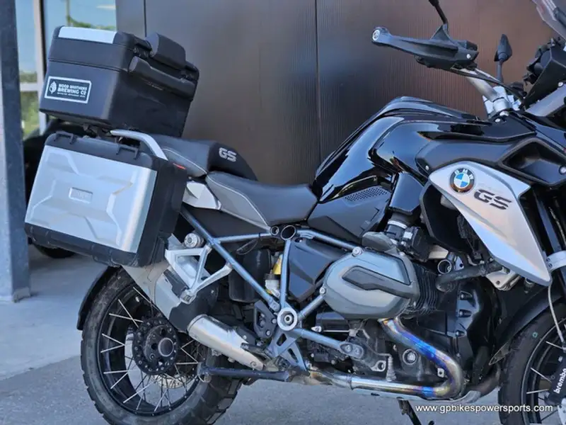 2016 BMW Unspecified, černá, 48 525 km, dovoz Kanada — foto 8 z 12