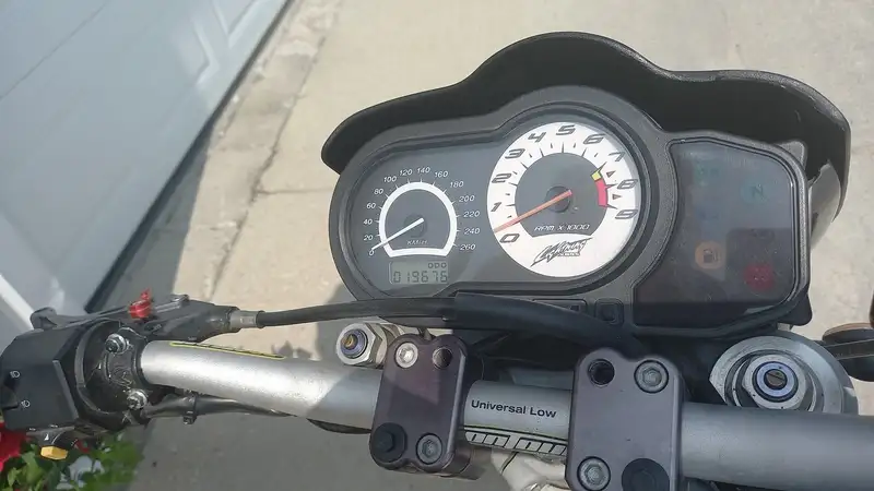 2003 Buell Unspecified, 19 600 km, dovoz Kanada — foto 5 z 5