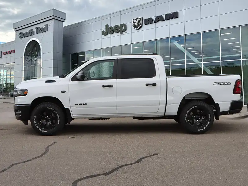 2027 RAM 1500 Warlock, bílá, 34 km, dovoz Kanada — foto 3 z 12