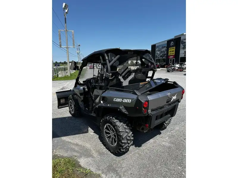 2012 Can-Am Commander, stříbrná, dovoz Kanada — foto 3 z 7