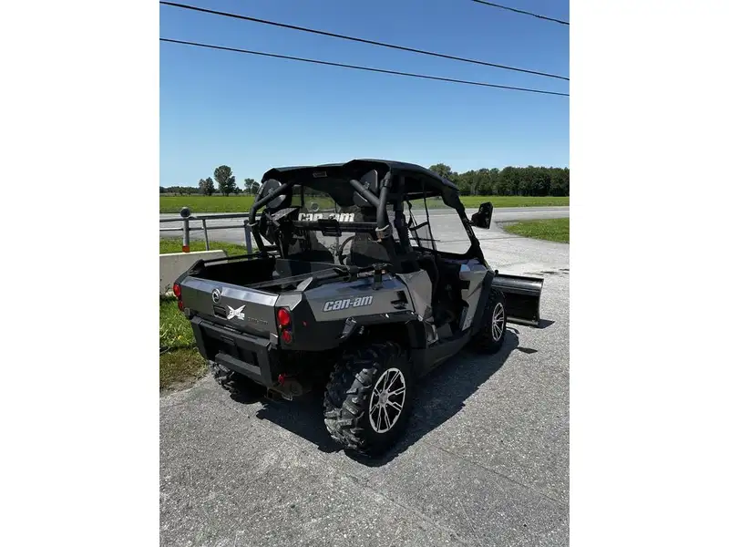 2012 Can-Am Commander, stříbrná, dovoz Kanada — foto 4 z 7