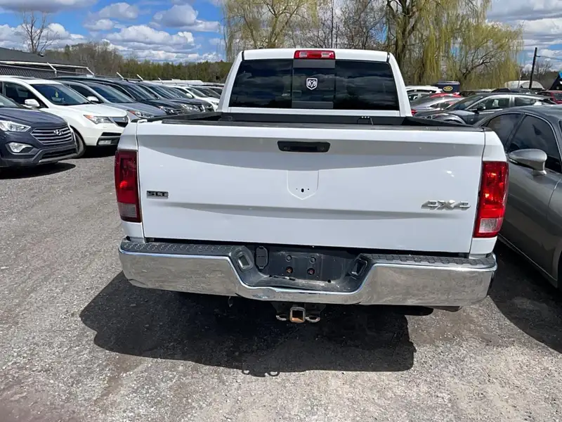 2014 RAM 1500 SLT, bílá, 127 789 km, dovoz Kanada — foto 4 z 12