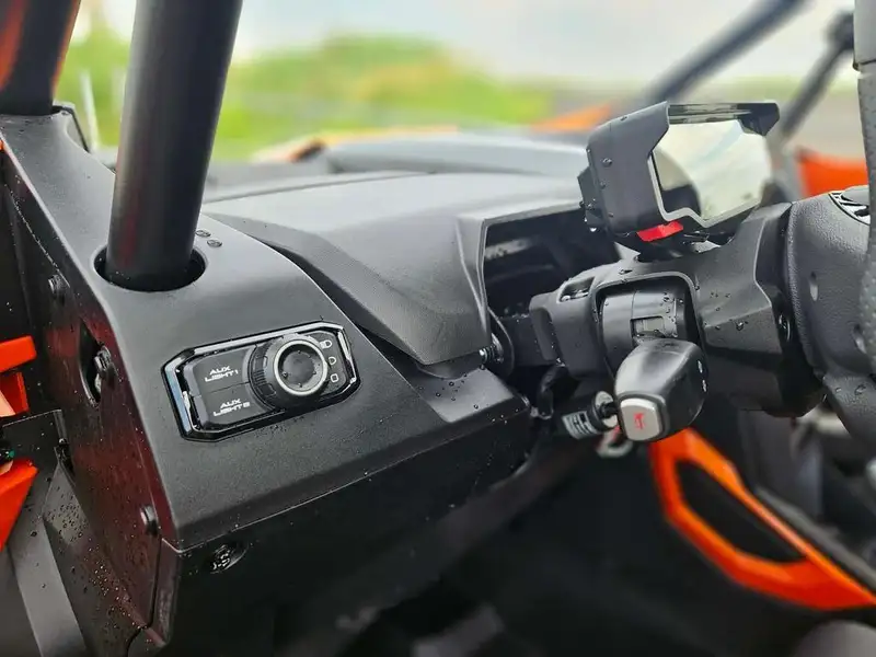 2026 CFMOTO Unspecified, oranžová, dovoz Kanada — foto 3 z 12