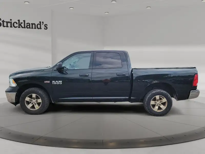 2015 RAM 1500 ST, černá, 155 273 km, dovoz Kanada — foto 5 z 12