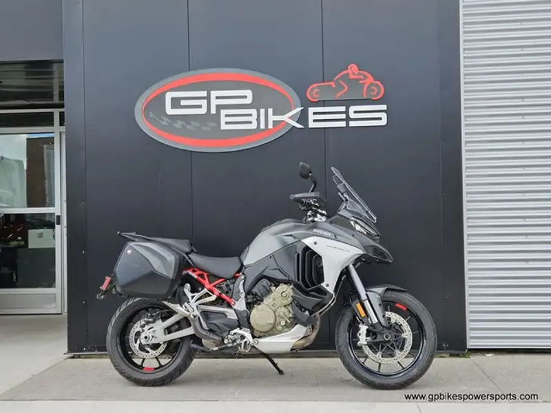 2023 Ducati Unspecified, šedá, 6 759 km, dovoz Kanada — foto 2 z 12