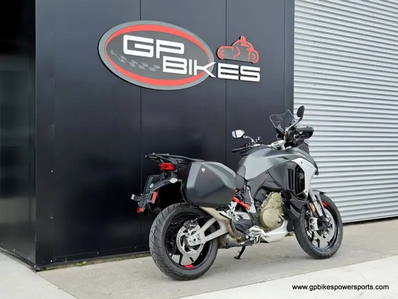 2023 Ducati Unspecified, šedá, 6 759 km, dovoz Kanada — foto 3 z 12