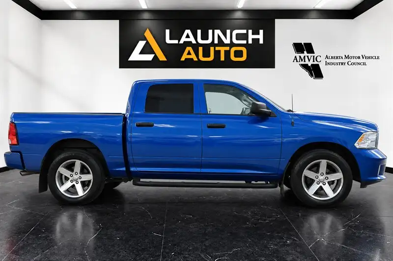 2017 RAM 1500 Express, modrá, 167 920 km, dovoz Kanada — foto 5 z 12