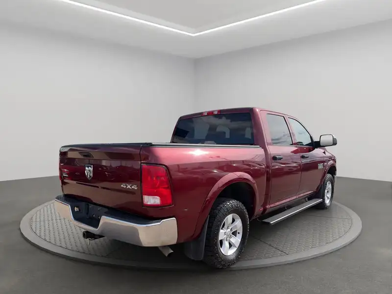2017 RAM 1500 ST, červená, 123 501 km, dovoz Kanada — foto 7 z 12