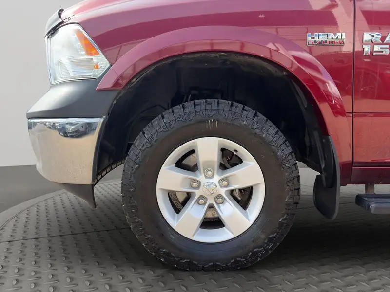 2017 RAM 1500 ST, červená, 123 501 km, dovoz Kanada — foto 9 z 12