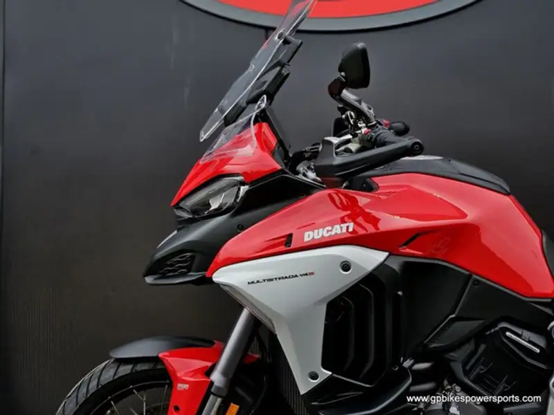 2024 Ducati Unspecified, červená, 0 km, dovoz Kanada — foto 7 z 12