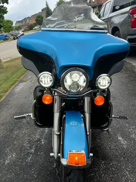 2011 Harley-Davidson Electra Glide, modrá, 36 953 km, dovoz Kanada — foto 2 z 8