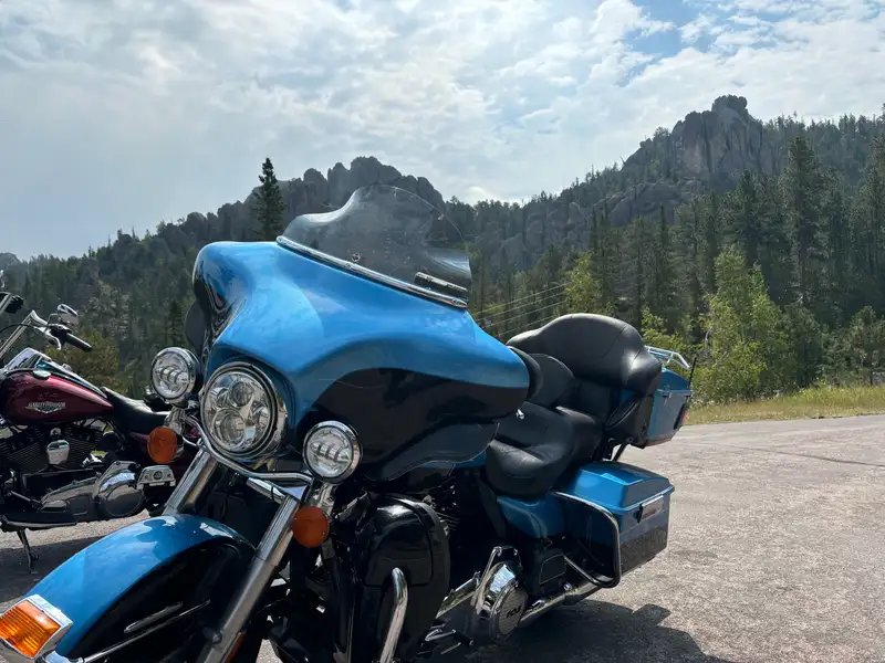 2011 Harley-Davidson Electra Glide, modrá, 36 953 km, dovoz Kanada — foto 3 z 8