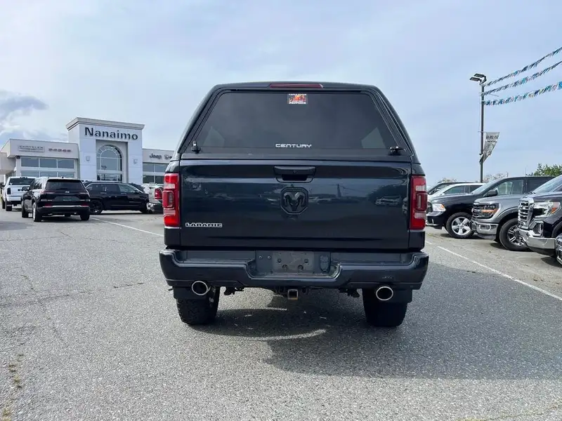 2020 RAM 1500 Crew Cab, šedá, 77 568 km, dovoz Kanada — foto 5 z 5