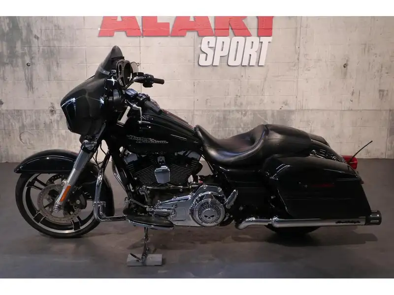 2014 Harley-Davidson Unspecified, černá, 48 350 km, dovoz Kanada — foto 2 z 12
