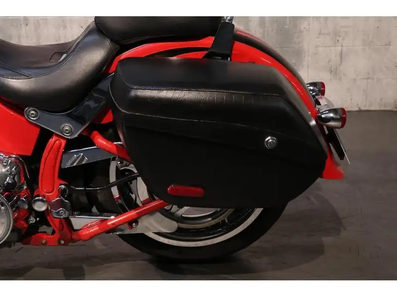 2011 Harley-Davidson Unspecified, červená, 86 457 km, dovoz Kanada — foto 10 z 12