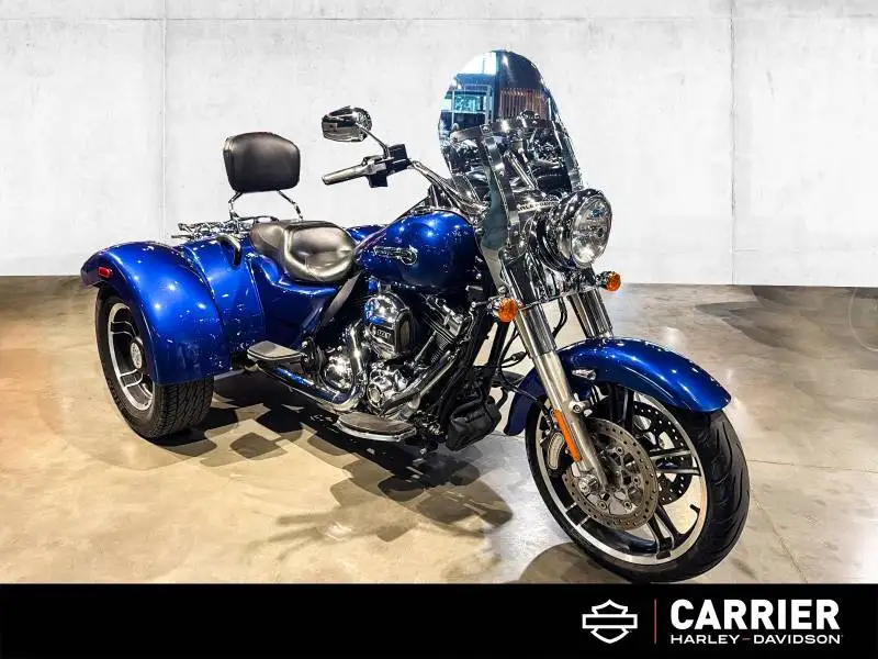 2015 Harley-Davidson Unspecified FLRT, modrá, 47 609 km, dovoz Kanada — foto 2 z 12