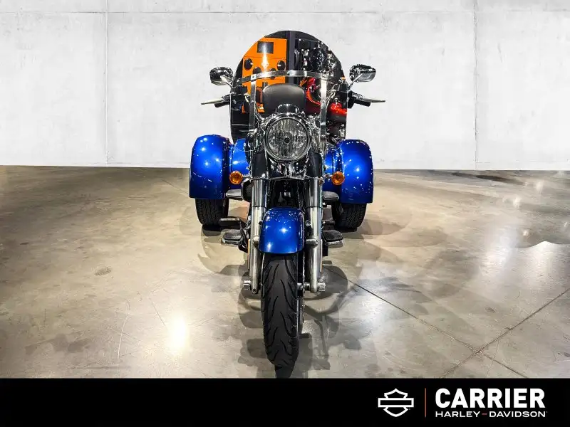 2015 Harley-Davidson Unspecified FLRT, modrá, 47 609 km, dovoz Kanada — foto 3 z 12