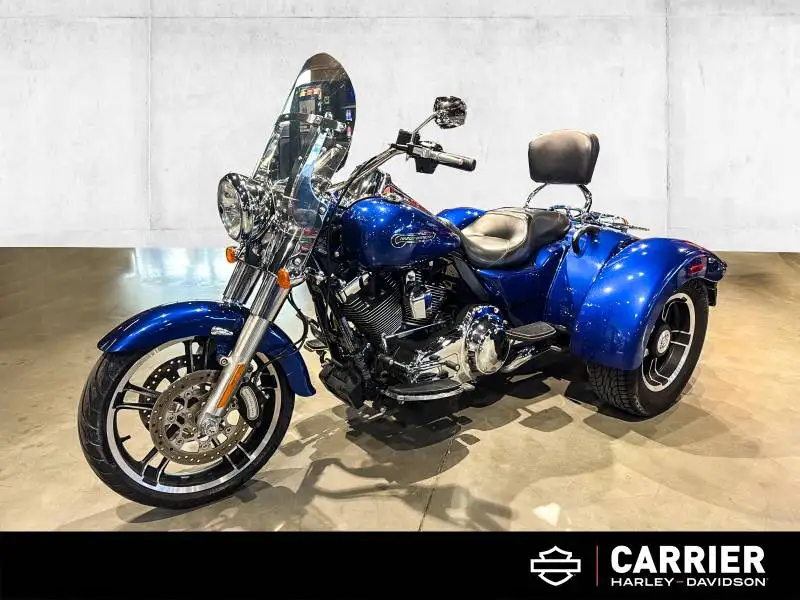 2015 Harley-Davidson Unspecified FLRT, modrá, 47 609 km, dovoz Kanada — foto 4 z 12