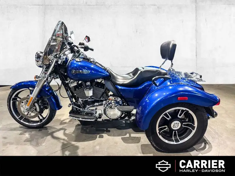 2015 Harley-Davidson Unspecified FLRT, modrá, 47 609 km, dovoz Kanada — foto 5 z 12