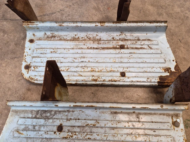 Ford Flareside Truck Box Step Plates with Brackets., dovoz Kanada — foto 3 z 5