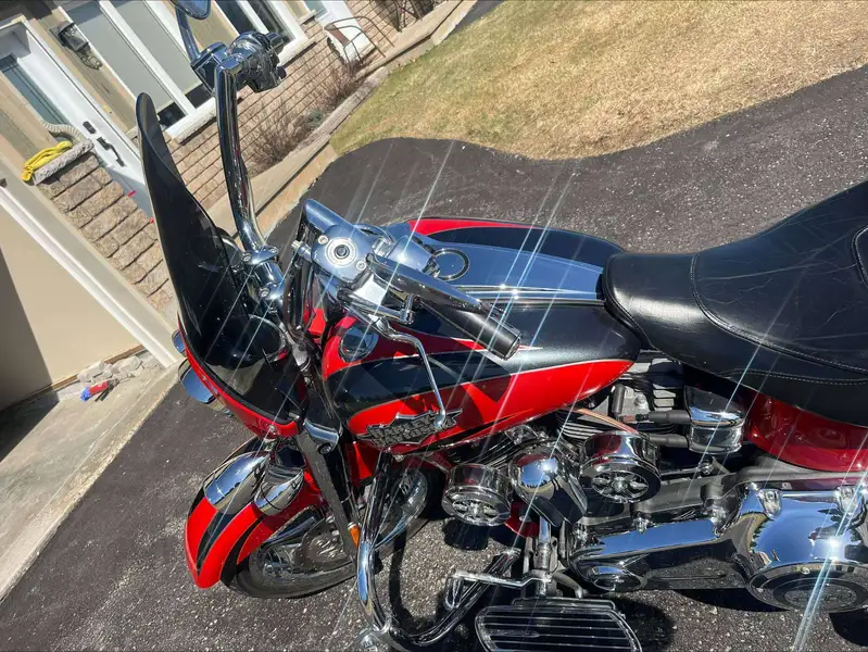 2011 Harley-Davidson CVO Screaming Eagle, červená, 44 579 km, dovoz Kanada — foto 3 z 7