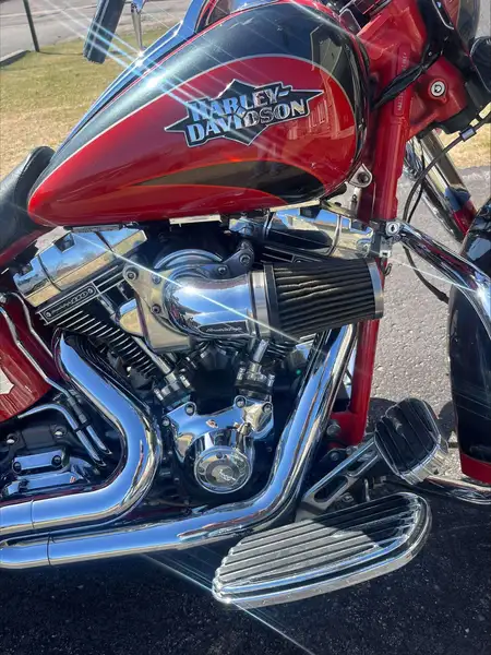 2011 Harley-Davidson CVO Screaming Eagle, červená, 44 579 km, dovoz Kanada — foto 4 z 7