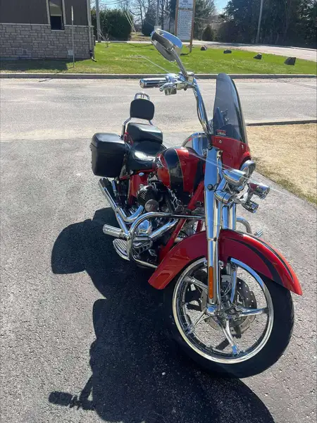 2011 Harley-Davidson CVO Screaming Eagle, červená, 44 579 km, dovoz Kanada — foto 7 z 7