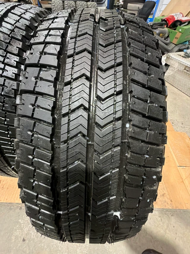 Four New 275/65R18 Michelin Primacy XC All Terrain M+S tak, dovoz Kanada — foto 2 z 5