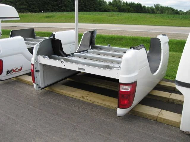 #24031 2023-25 Ford F250/350 SRW 8' White demontovaný truck Box, bílá, dovoz Kanada — foto 2 z 2