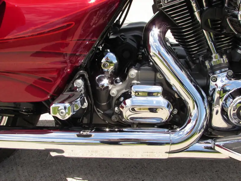 2016 Harley-Davidson Unspecified, červená, 10 400 km, dovoz Kanada — foto 10 z 12