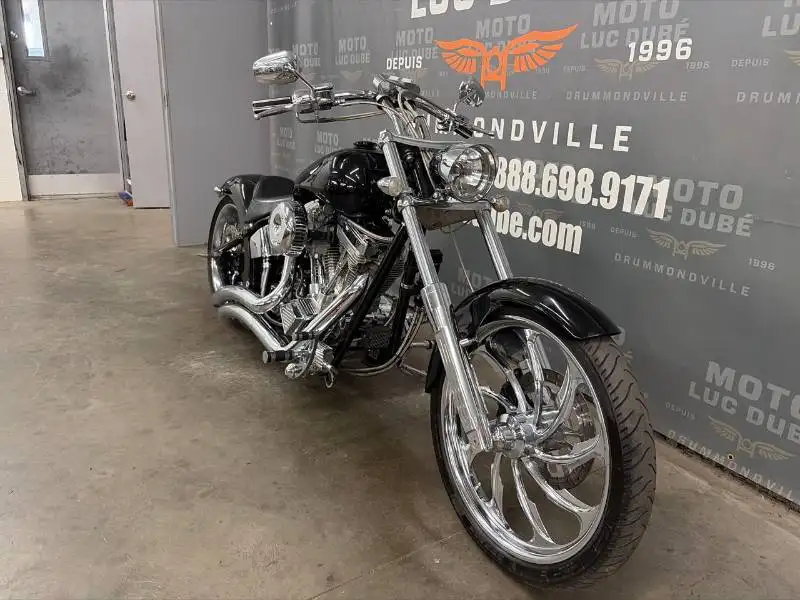 2012 Harley-Davidson Softail, 1 811 km, dovoz Kanada — foto 3 z 12