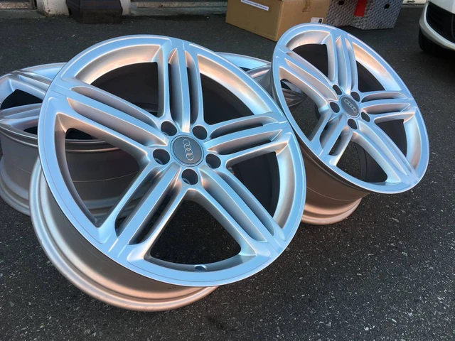 sada Genuine Factory Audi A4 S4 19" S-Line rims as nový Cond, dovoz Kanada — foto 5 z 5
