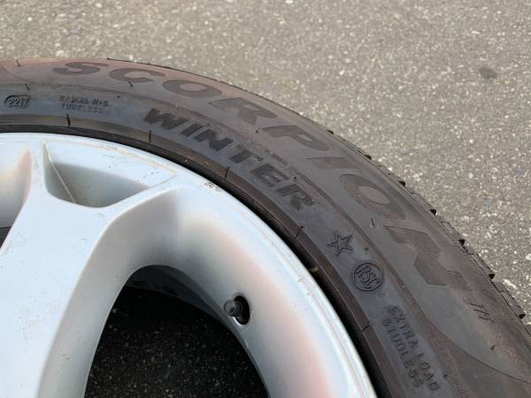 Factory BMW 18" X5 E53 Pirelli scorpion winter Run flat Package, dovoz Kanada — foto 4 z 5