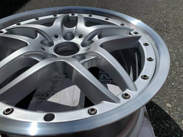 PAIR (2) of FRONT BMW 2PC 18X8 ET47 Rim Style 71 rim as New, dovoz Kanada — foto 4 z 5