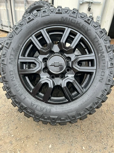 nový 33"Micky Thompson with Chevy Rims 8x180, dovoz Kanada — foto 2 z 4
