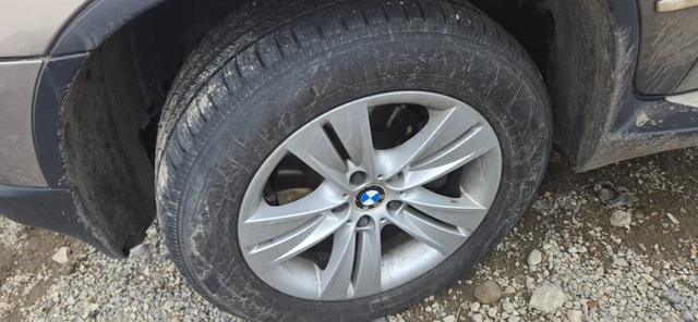 255/5518 Pirelli Scorpion All Season Wheel + Tires - 2007 BMW X5, dovoz Kanada — foto 3 z 5