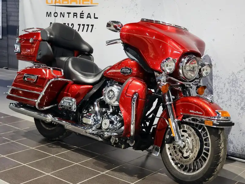 2012 Harley-Davidson Electra Glide FLHTCU, červená, 57 477 km, dovoz Kanada — foto 3 z 12