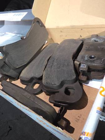 OE 2021+ Tesla Model S Plaid / LR - (Rotors, Pads, Lines), dovoz USA — foto 3 z 4