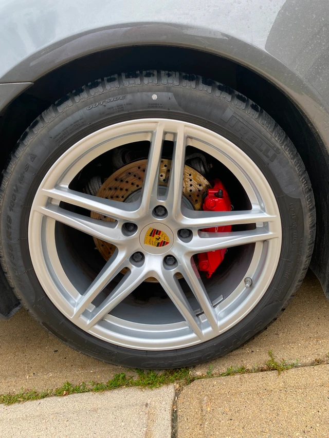Porsche 911 Carrera winter OE wheels & Pirelli tires sada, dovoz Kanada — foto 4 z 5