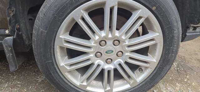 255/35r20 Pirelli Cinturato Tires+ Wheel - 2010 Land Rover Lr4, dovoz Kanada — foto 3 z 5