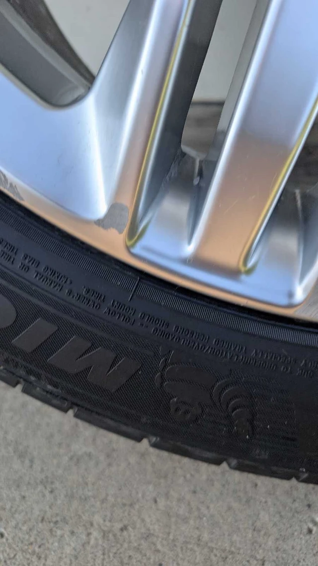 GMC 20" OE wheels, dovoz Kanada — foto 3 z 5