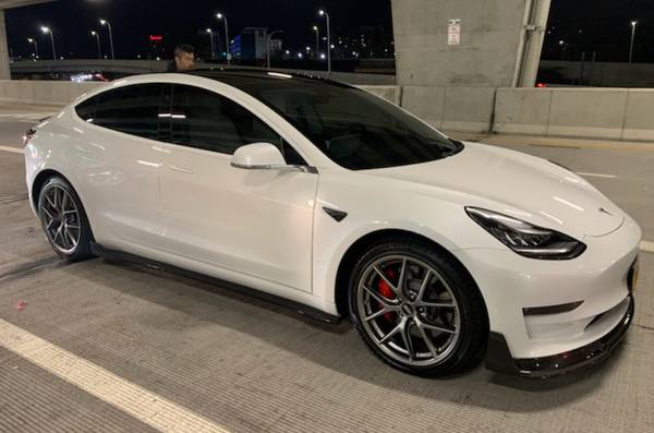 Vorsteiner Volta karbon Aero Kit - Tesla Model 3 2017-2023, bílá, dovoz USA — foto 2 z 12